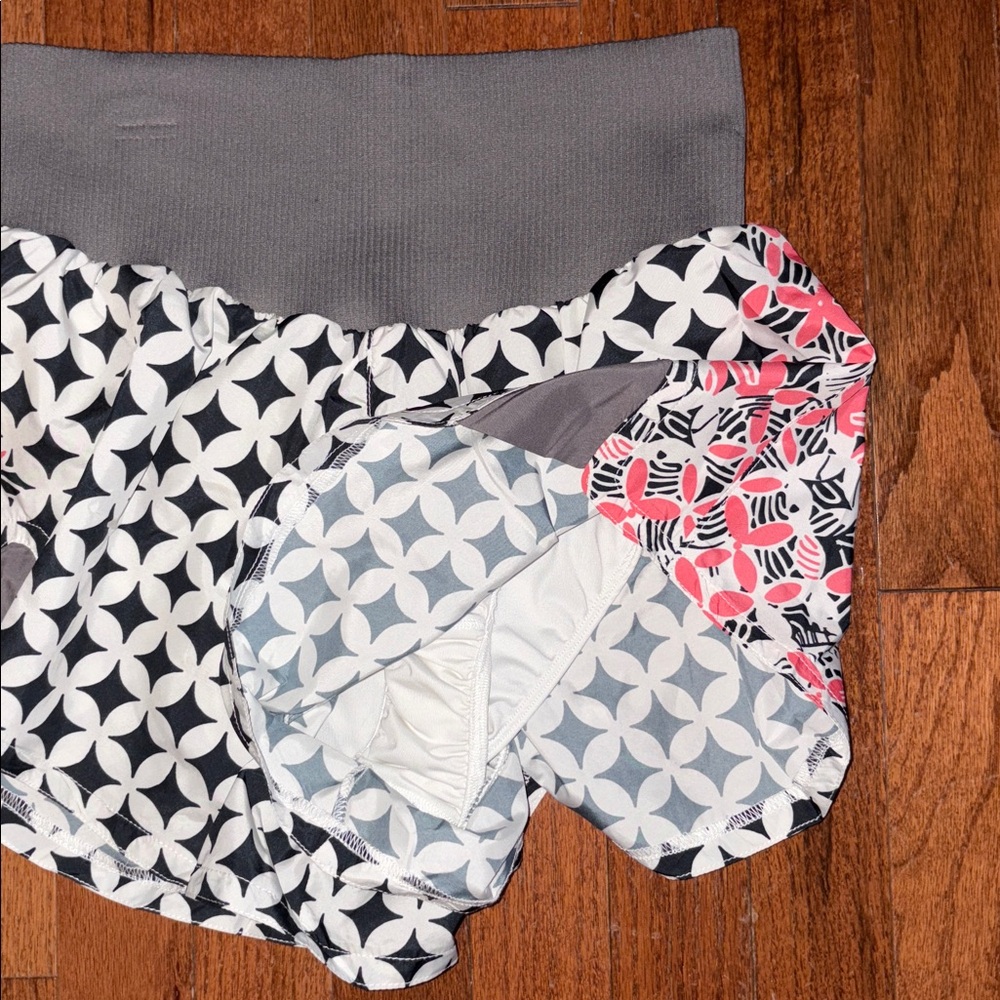 Free People Movement Carpe Diem Geo Printed High Waisted Shorts Size Small NWOT - Picture 7 of 7